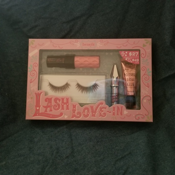Benefit beauty, lash love false lashes ☆HOST PICK! - Picture 3 of 7